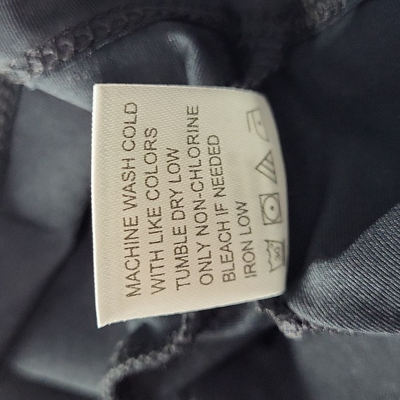 Tail Activewear Sasha Long Sleeve Black Crop Top Size Medium NWT - Picture 5 of 10